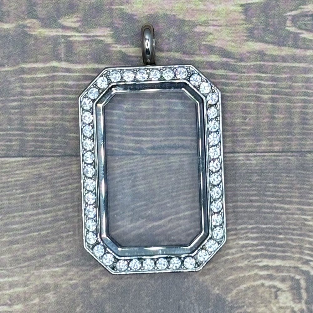 Origami Owl Heritage Locket in silver with crystals.